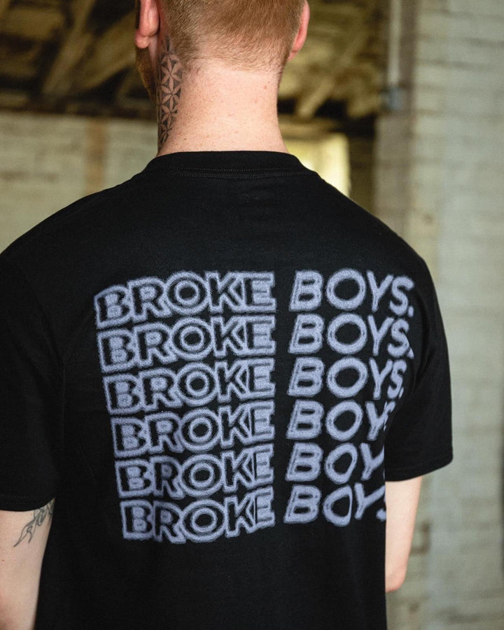 BROKE BOYS BLURRED EDGE LOGO TEE