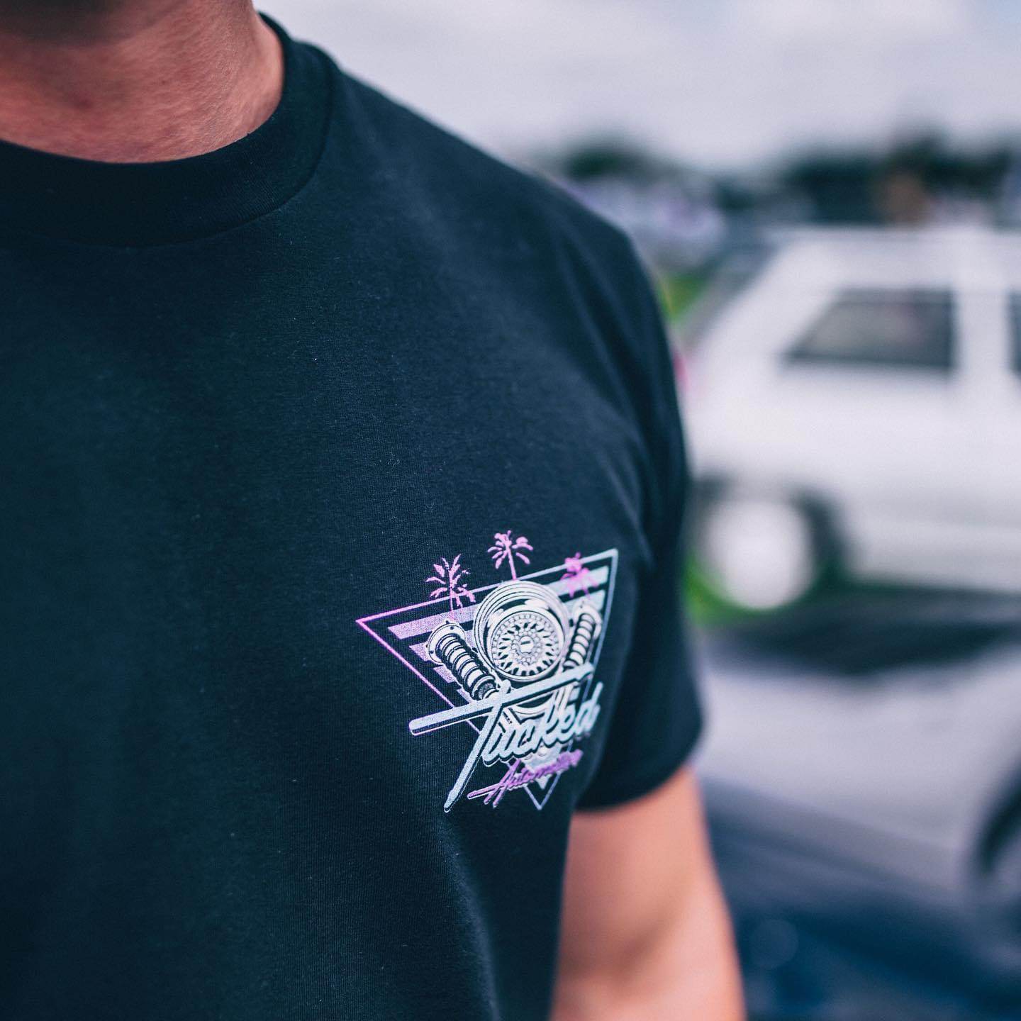 TUCKED MIAMI STYLE T-SHIRT - The Drivers HQ